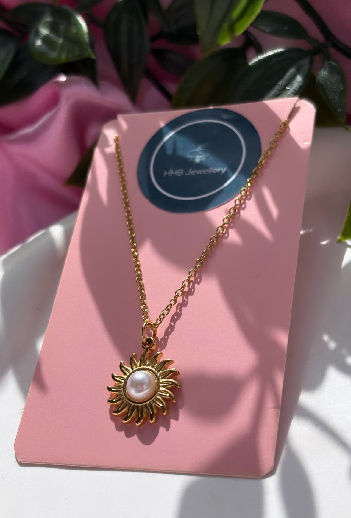 Stainless steel sun pearl pendant necklace / water resistant / tarnish resistant