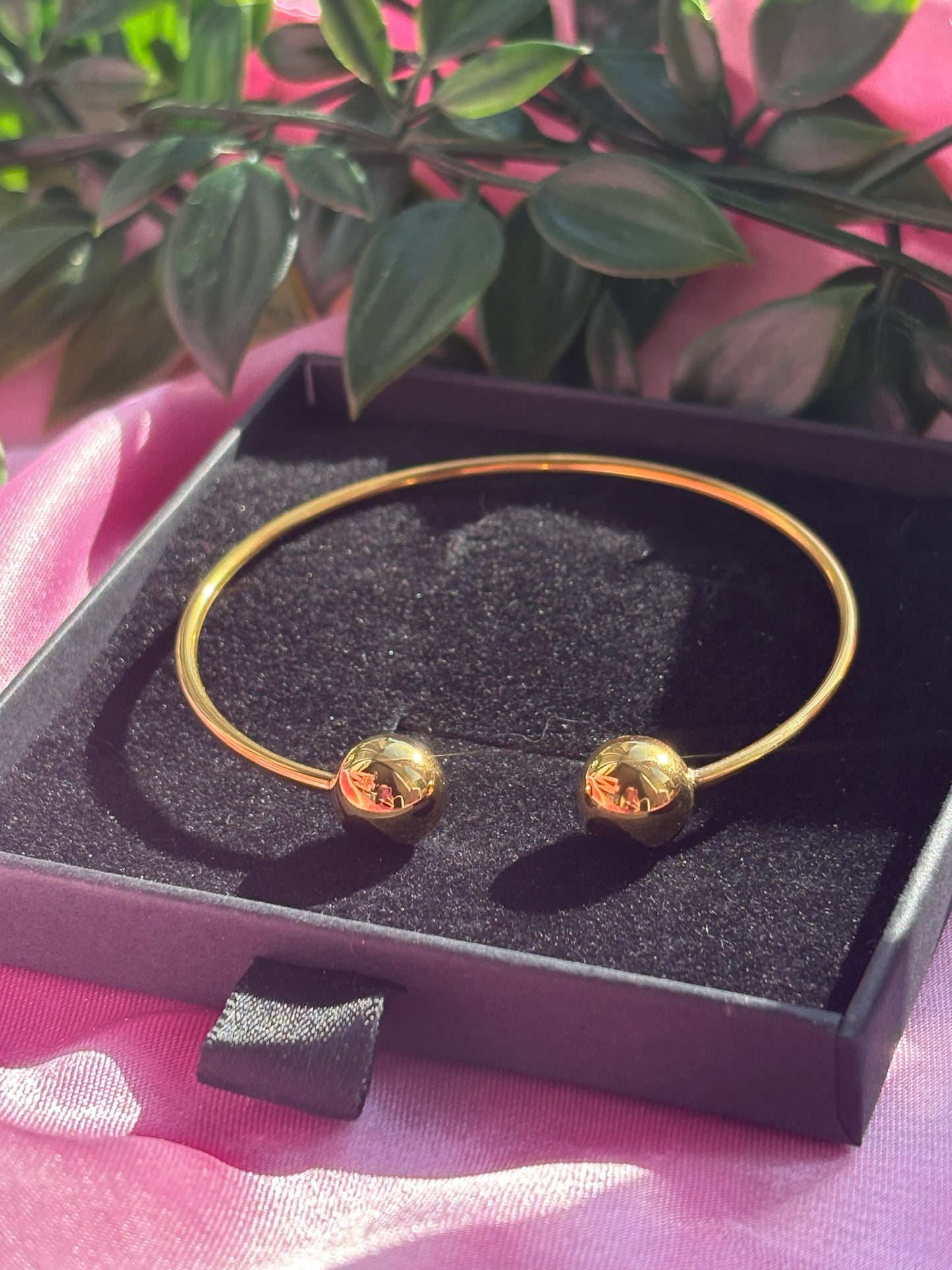 Simple ball style stainless steel bangle / water resistant/ tarnish resistant