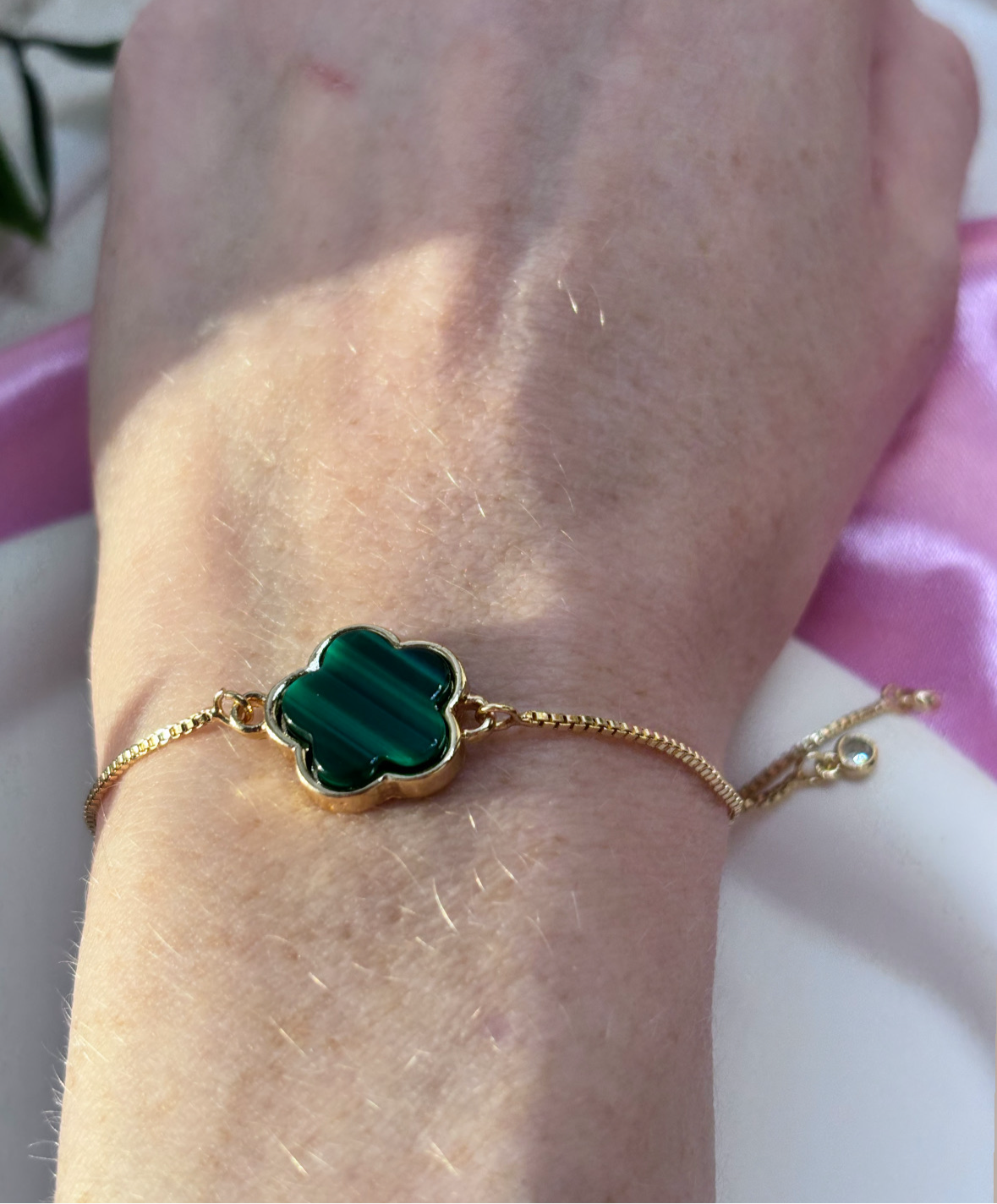 Clover leaf 18k gold plated non tarnishing adjustable bracelet | women’s jewellery | lucky clover leaf bracelet