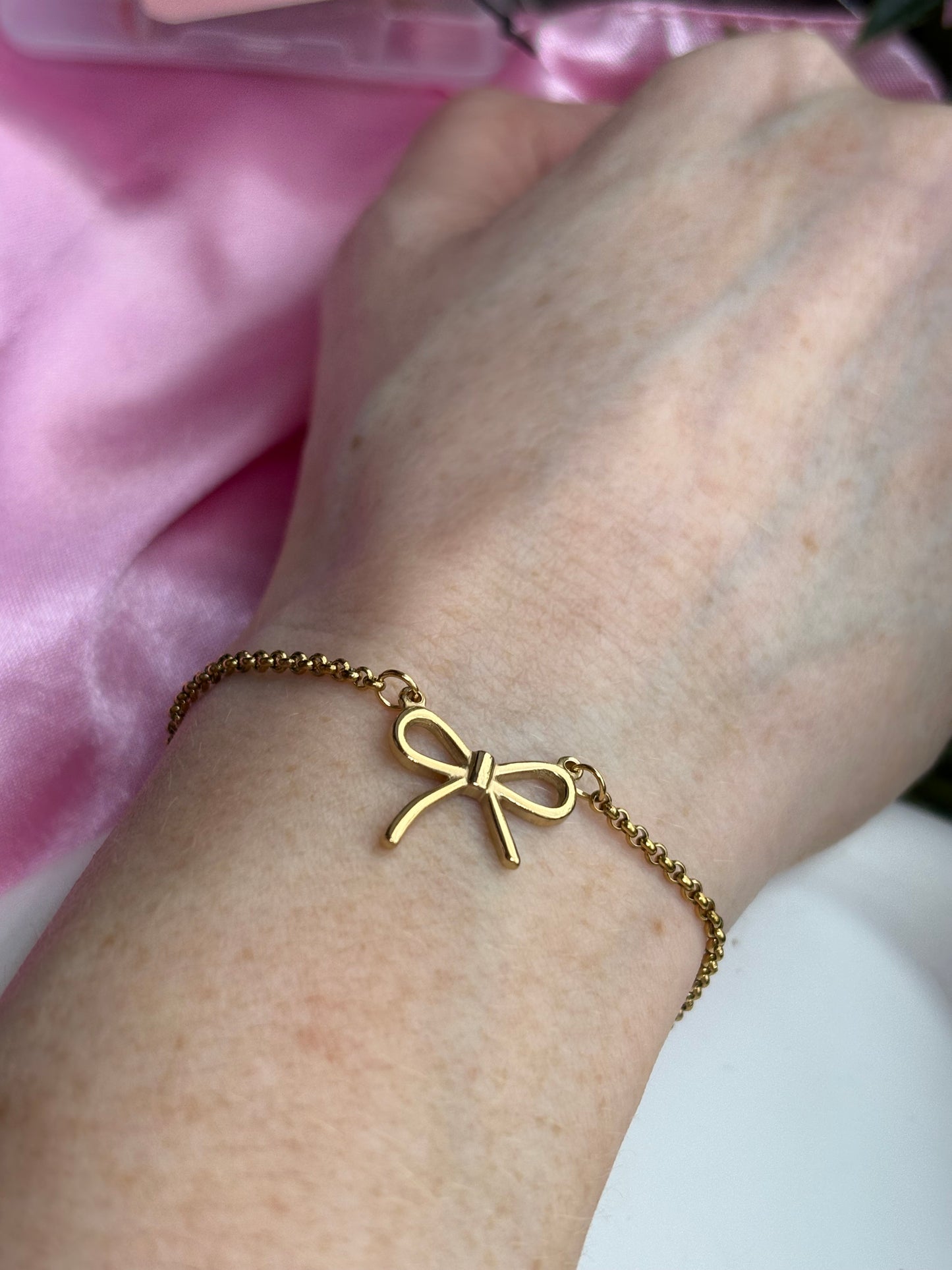 Stainless steel bow bracelets / waterproof/ tarnish resistant/ adjustable