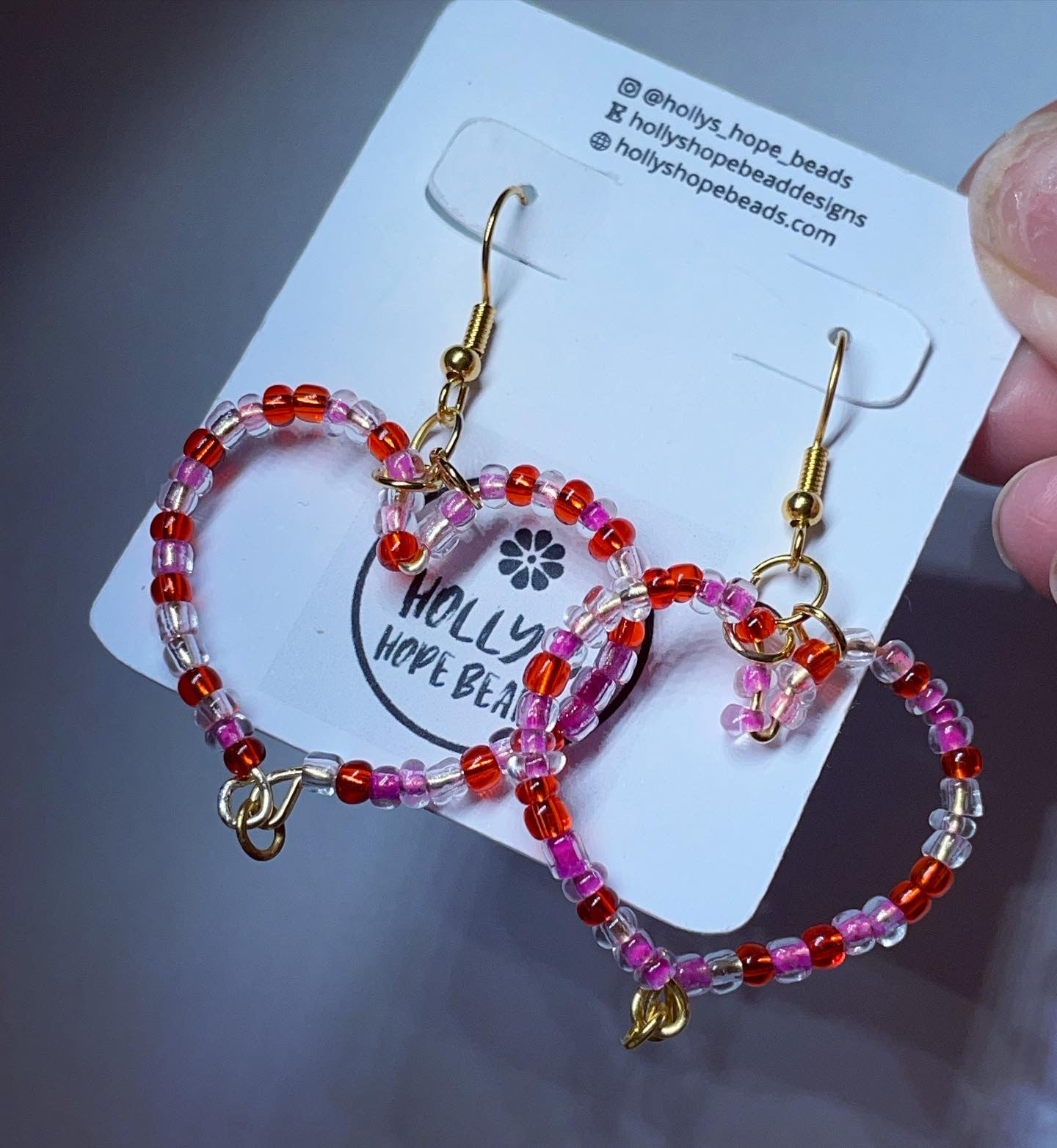 Beaded heart hook / dangly earrings | valentines hearts | galentines gifts | dangly earrings