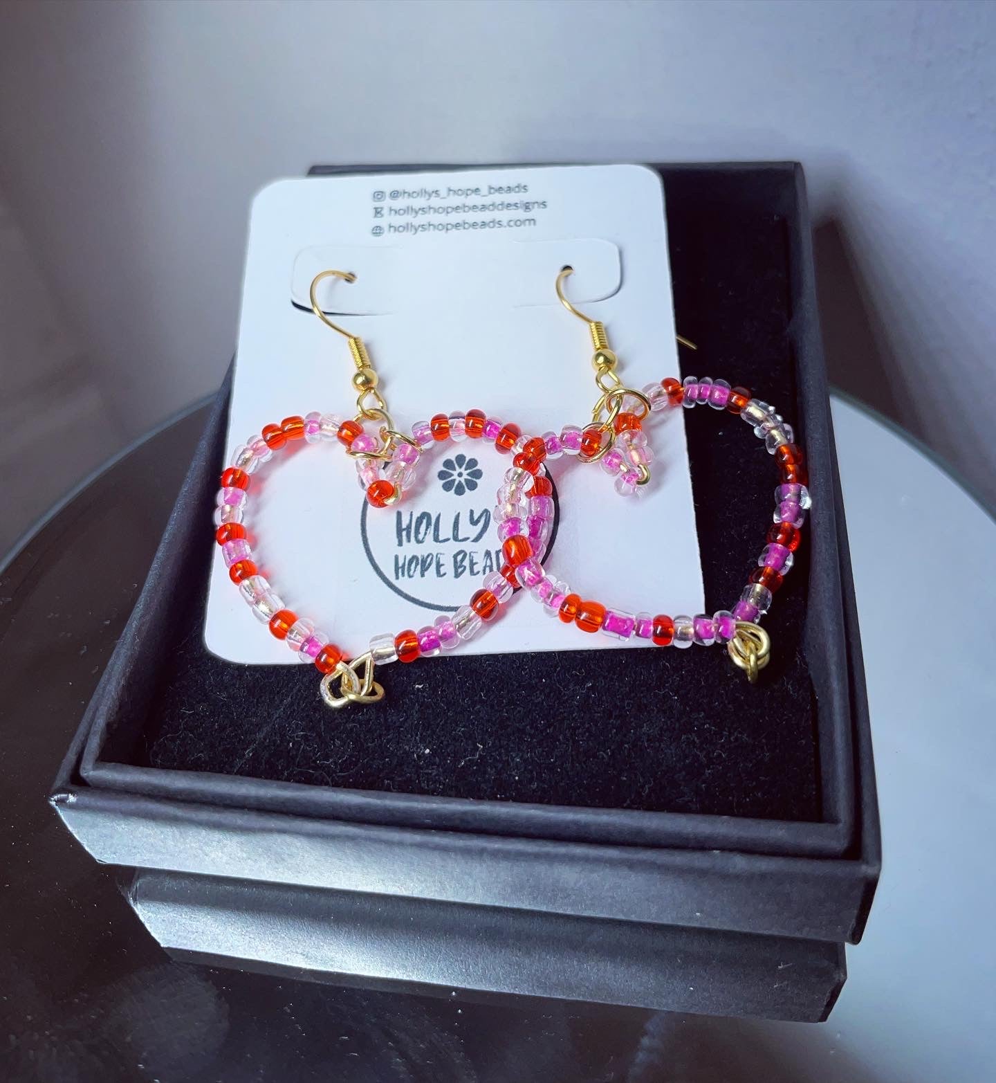 Beaded heart hook / dangly earrings | valentines hearts | galentines gifts | dangly earrings
