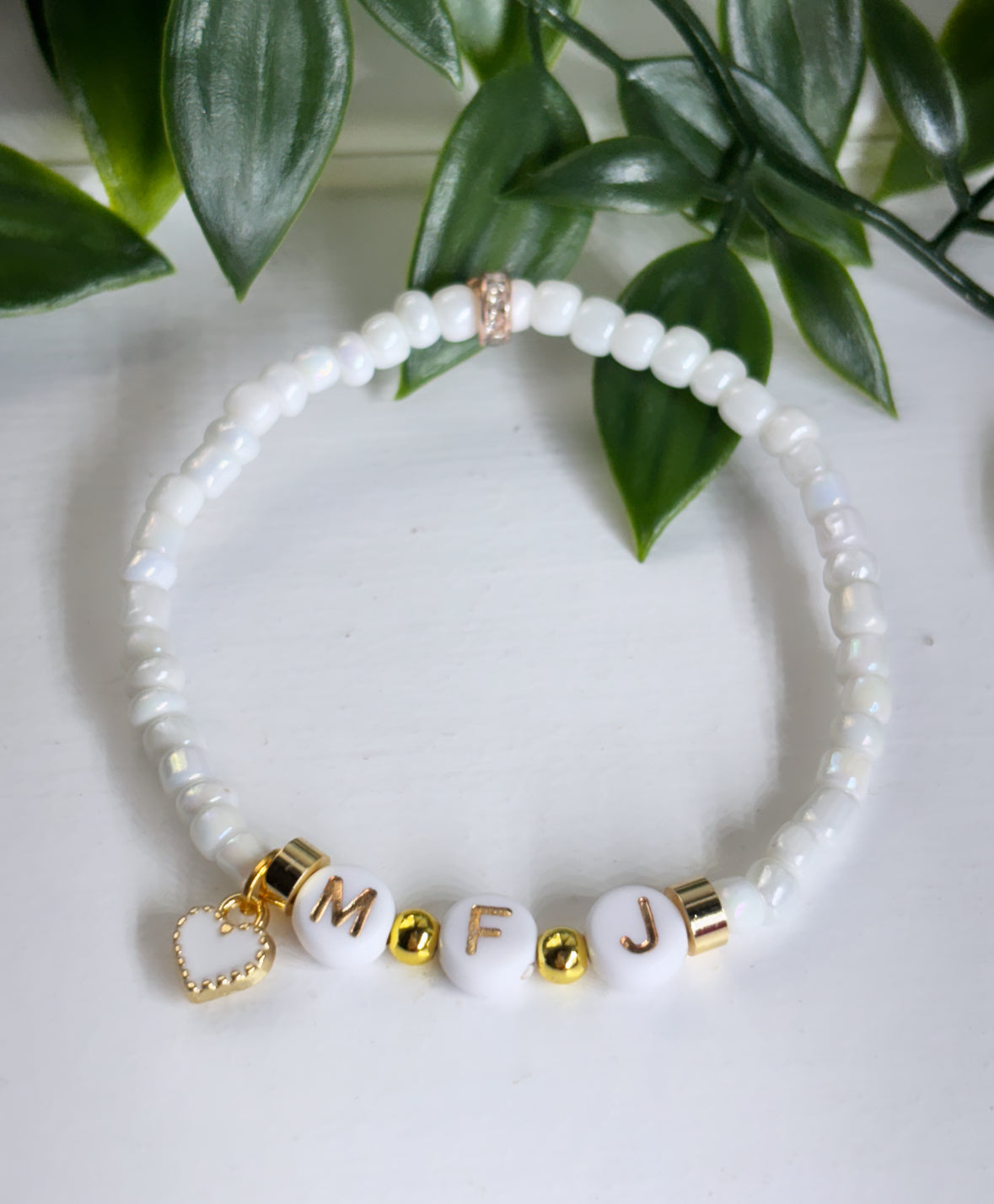 Bright white Pearl glass seed bead personalised bracelet with heart charm