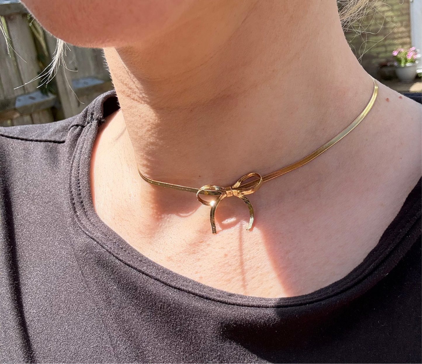 Classic bow chain choker necklace / stainless steel / tarnish resistant