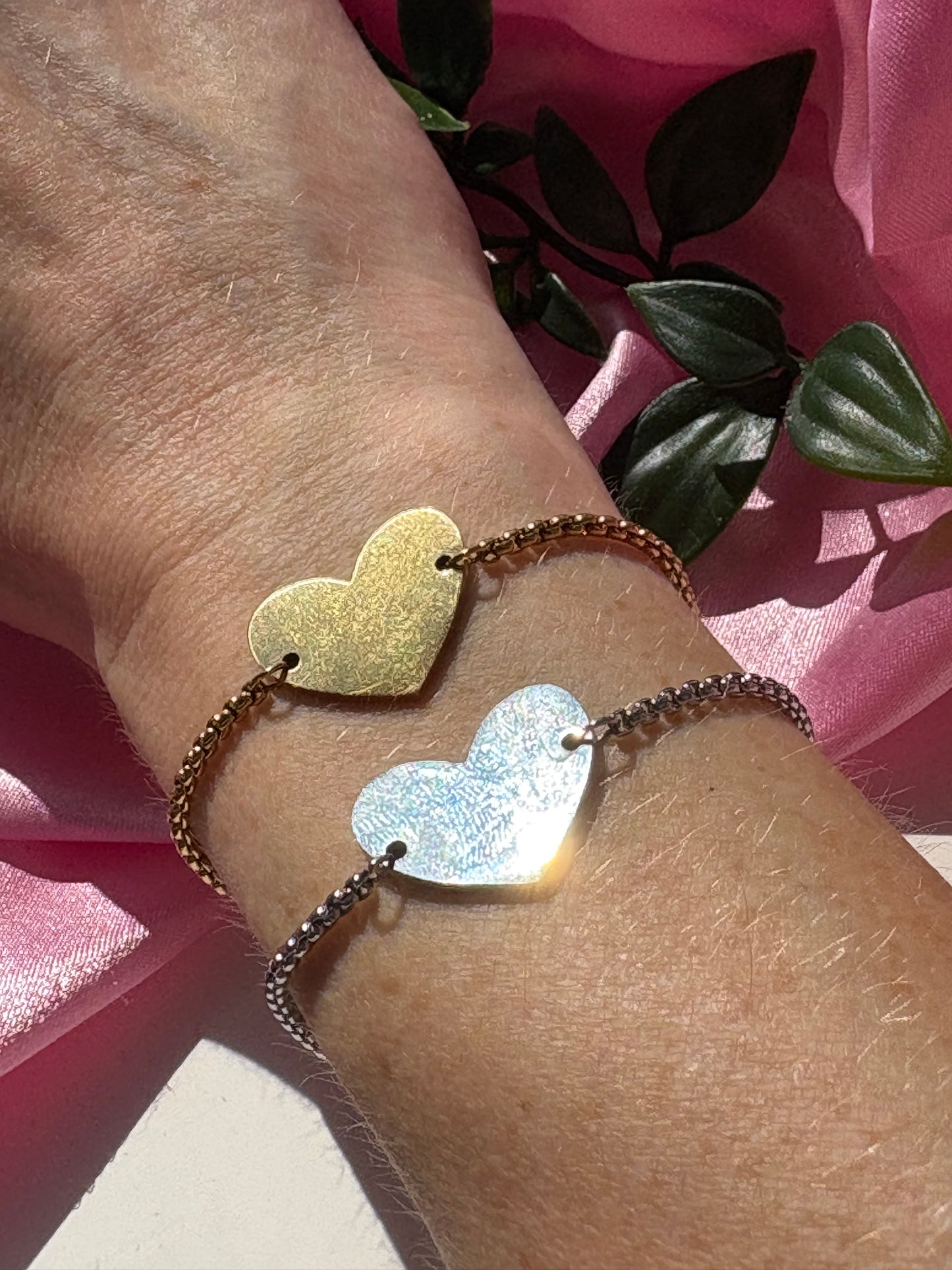 Adjustable heart disc bracelets / stainless steel / tarnish resistant / water resistant