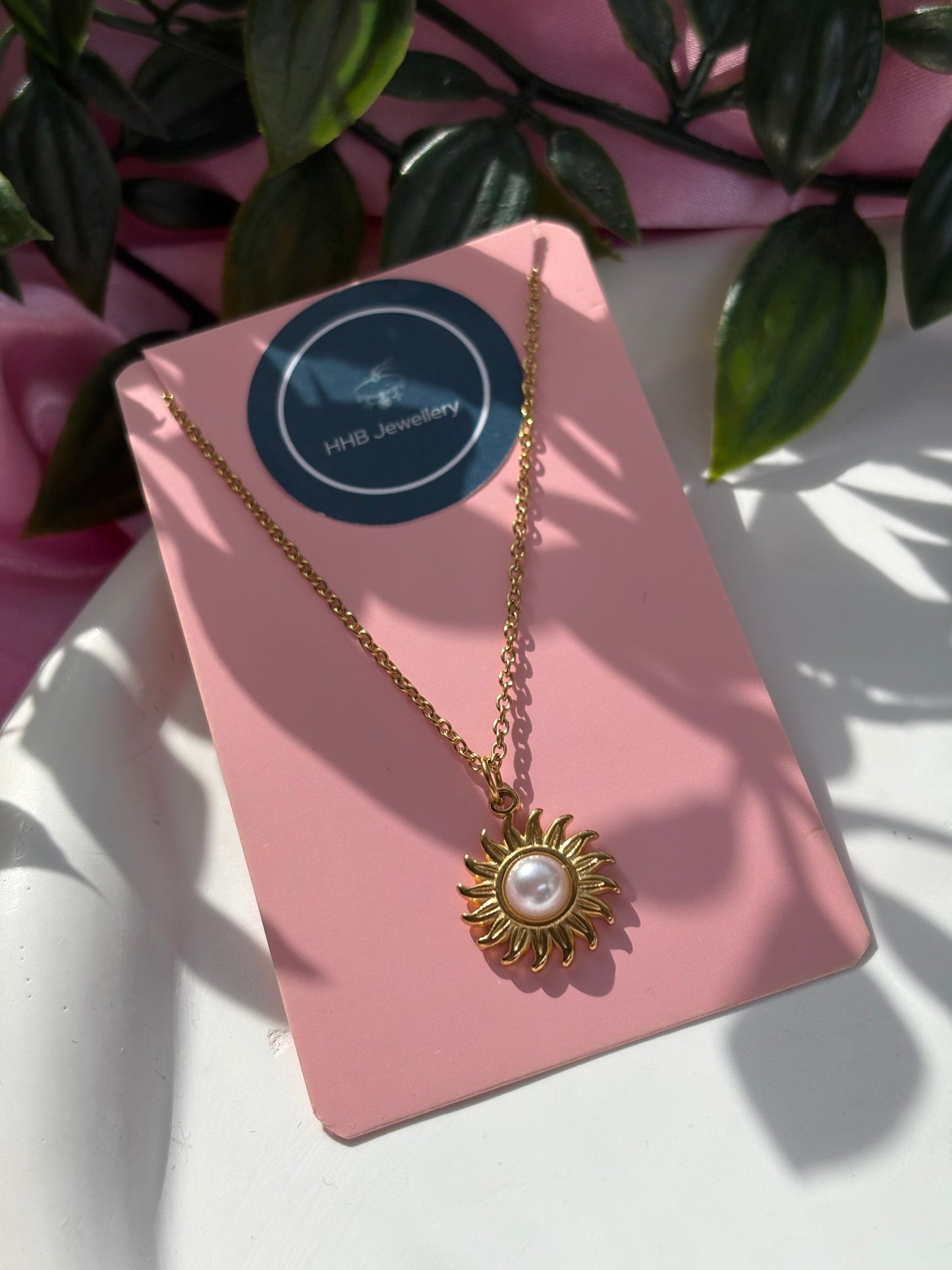 Stainless steel sun pearl pendant necklace / water resistant / tarnish resistant