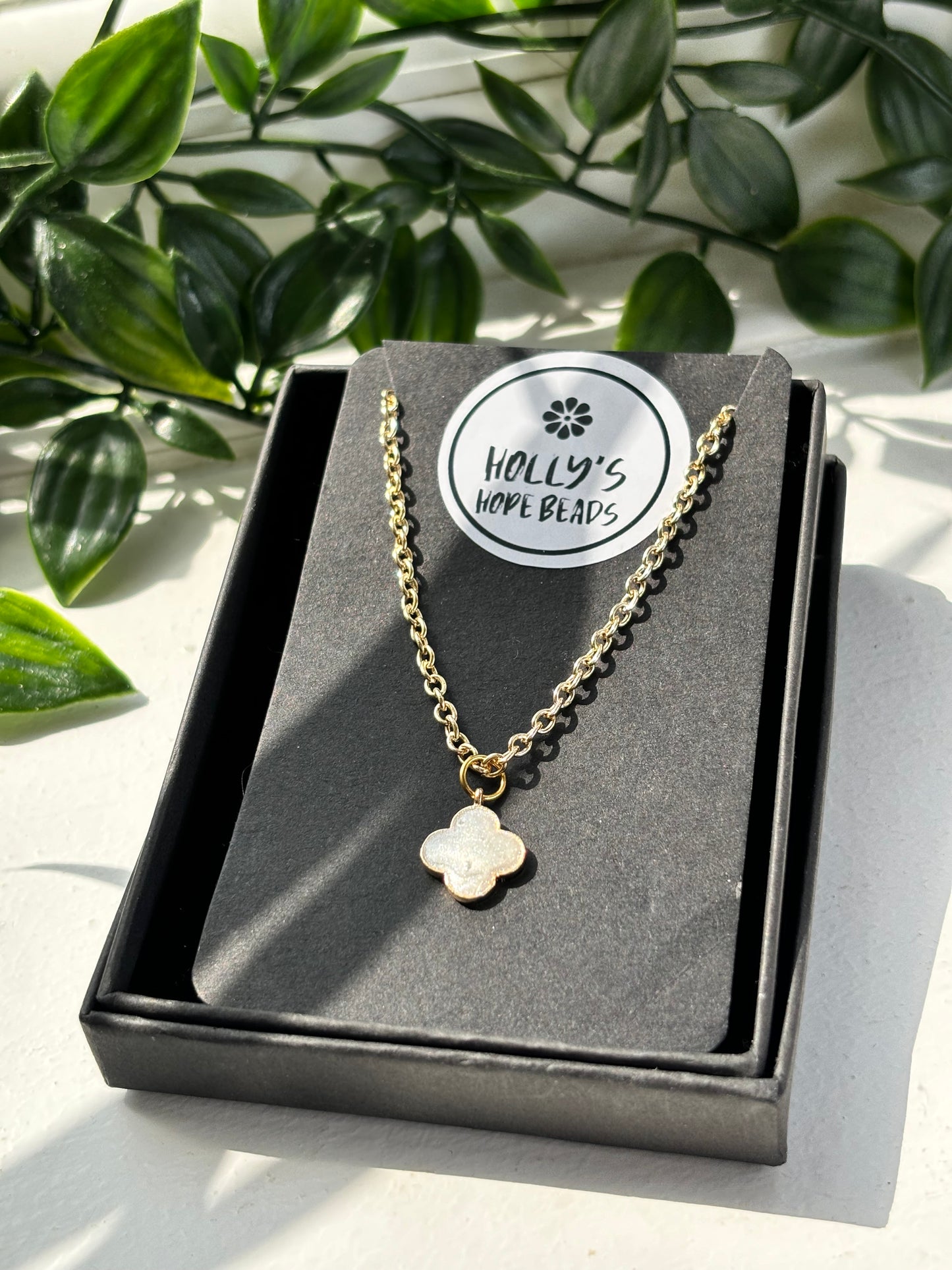 Four leaf clover mother of pearl 24k plated necklace