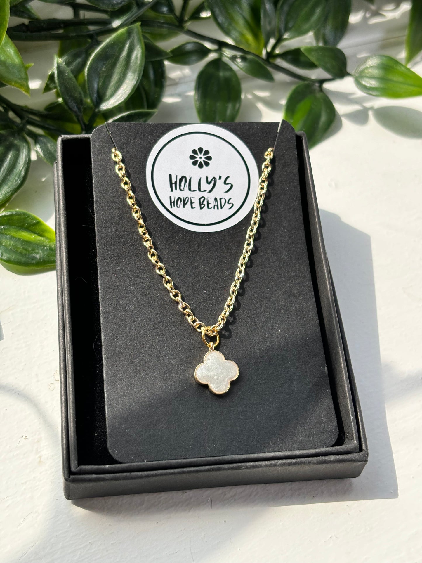 Four leaf clover mother of pearl 24k plated necklace
