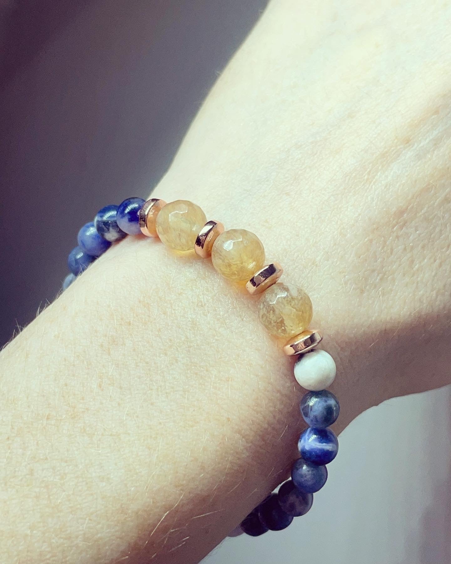 Sodalite and citrine crystal bead bracelet for calm, optimism and positivity