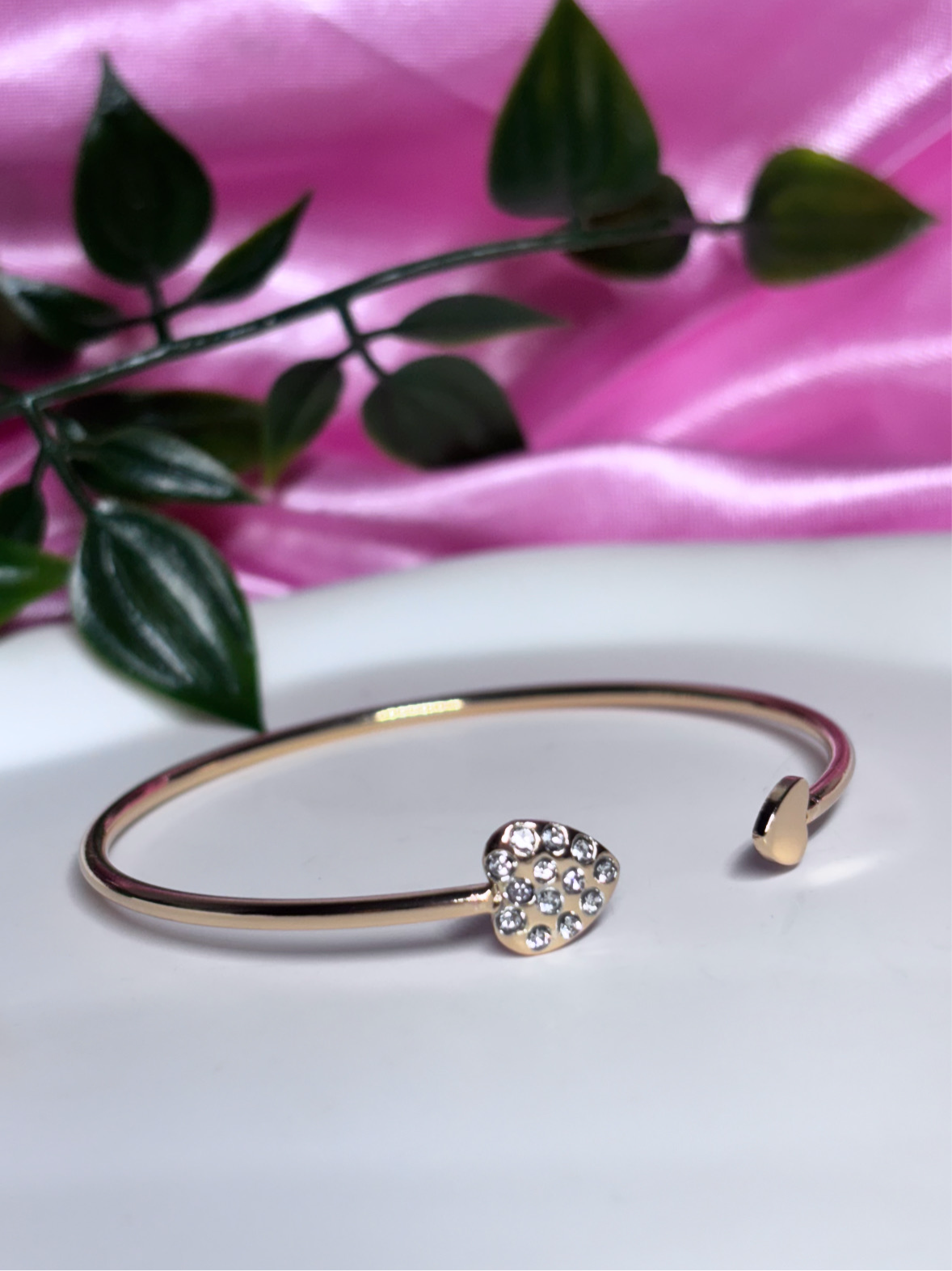 Simple elegant Diamanté heart bangle gold & silver