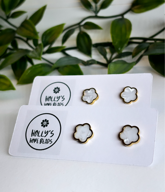 Pearl flower studs 18k gold plated