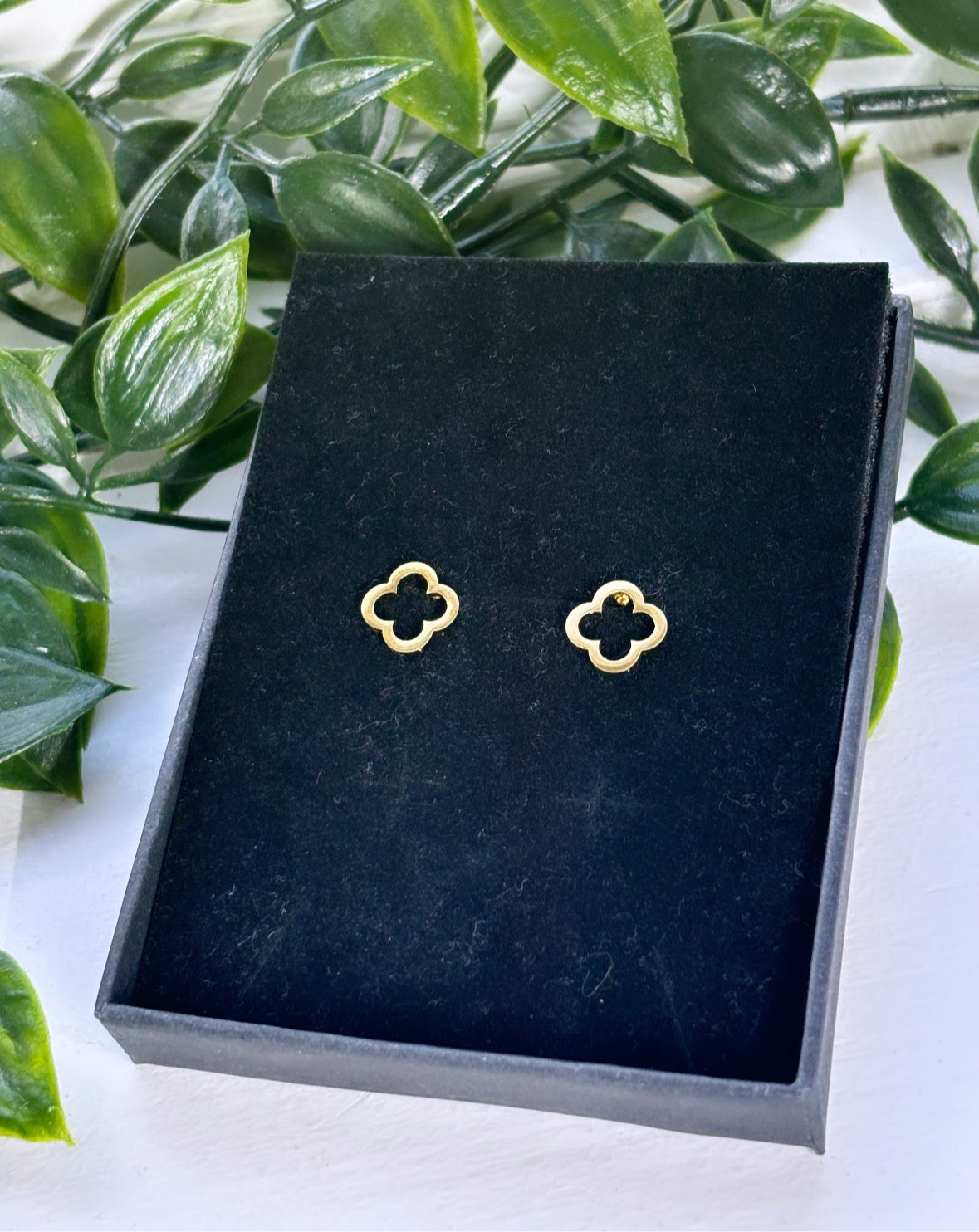 18k gold plated clover leaf stud earrings