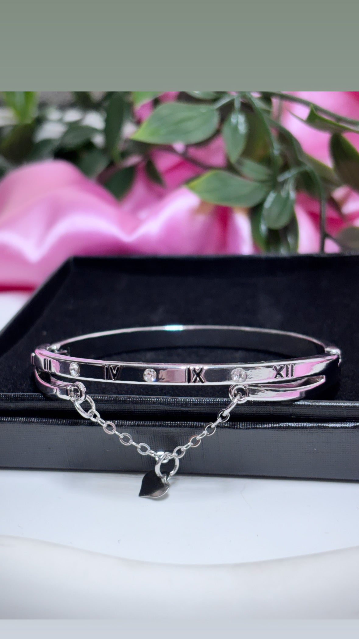 Roman numerals heart chain bangle