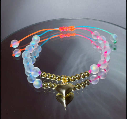 Mermaid aura glass beaded / 18k gold heart bracelet adjustable