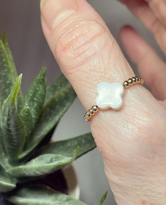 Mother of Pearl clover leaf gold filled ring | gold ring | clover leaf ring 💍