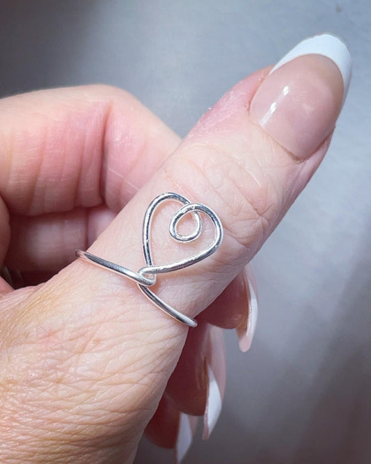 Heart twist wire thumb/index finger ring